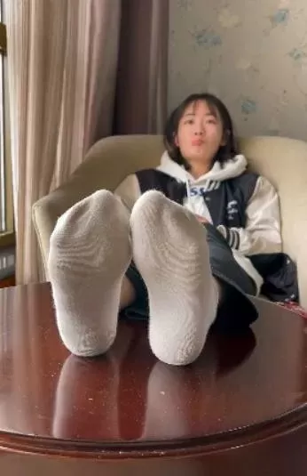 【Cut】高颜值可爱 ST 学妹被挠出表情包 5.webp