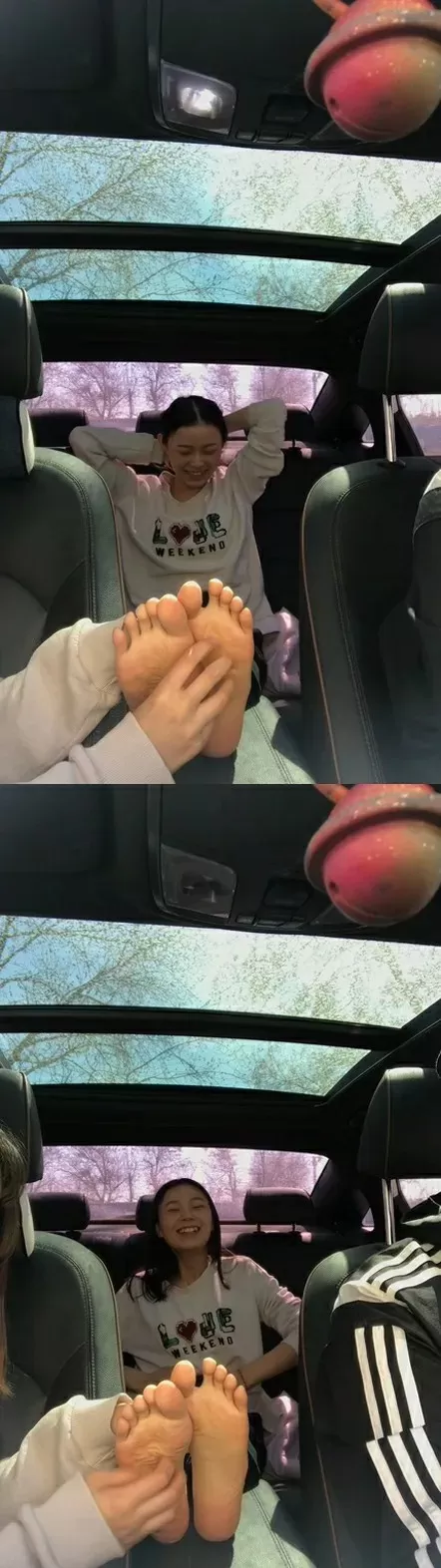 国产实践自拍，女T女 车内和户外2.webp