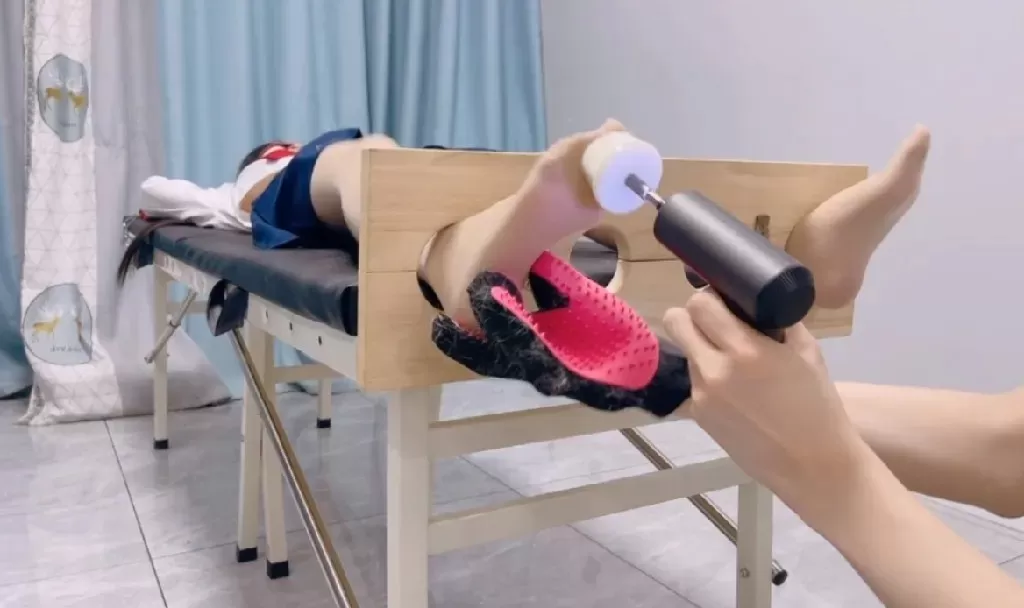 【咕咕0720】一镜到底持续TK！双马尾jk萝莉连续痒刑地狱 (4).webp