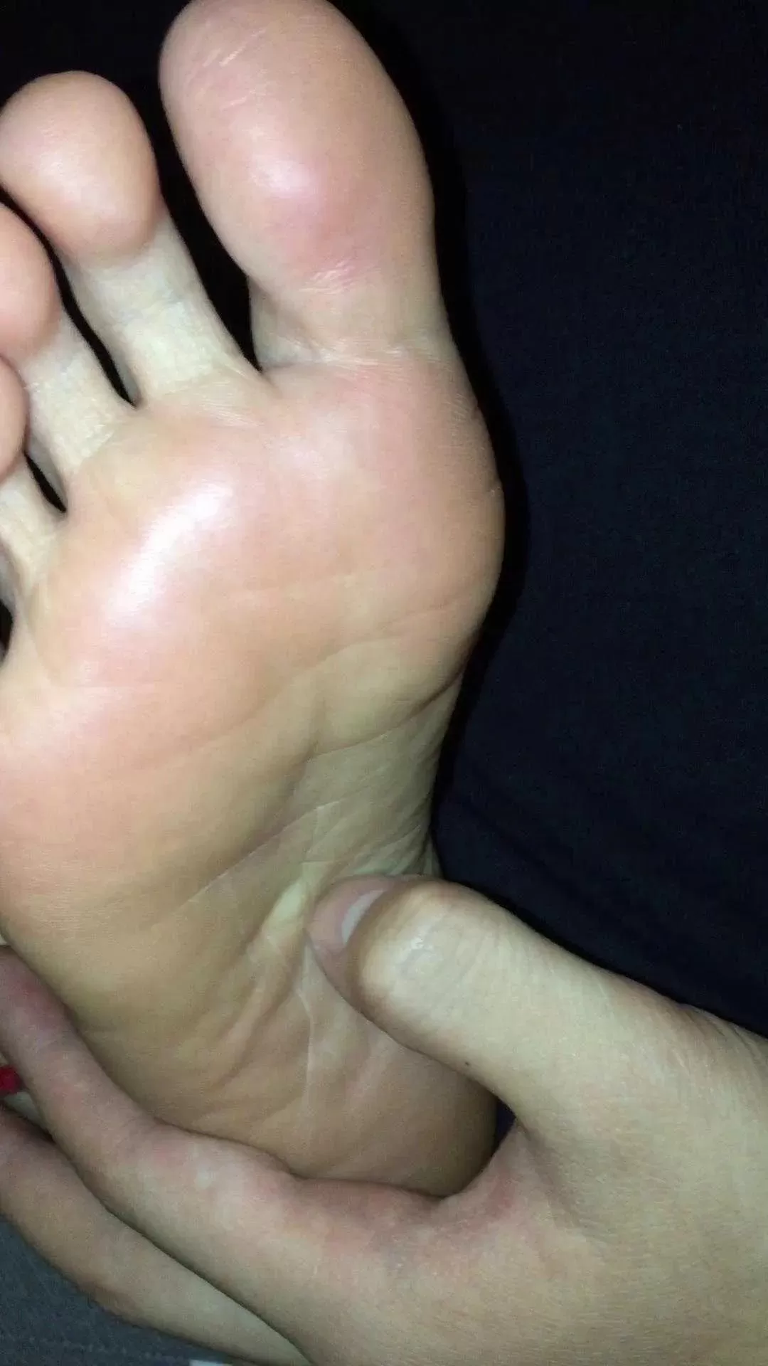 【重磅】舅妈借住我家，多次tk舅妈怕痒敏感脚心 (3).webp