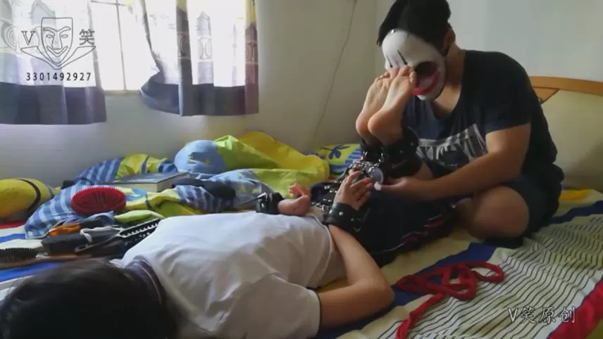V笑原创 中学生-017 中学生软妹子TK：痒疯了.mp4_20251214_210346119.webp