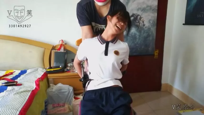 V笑原创 中学生-017 中学生软妹子TK：痒疯了.mp4_20251214_210432364.webp