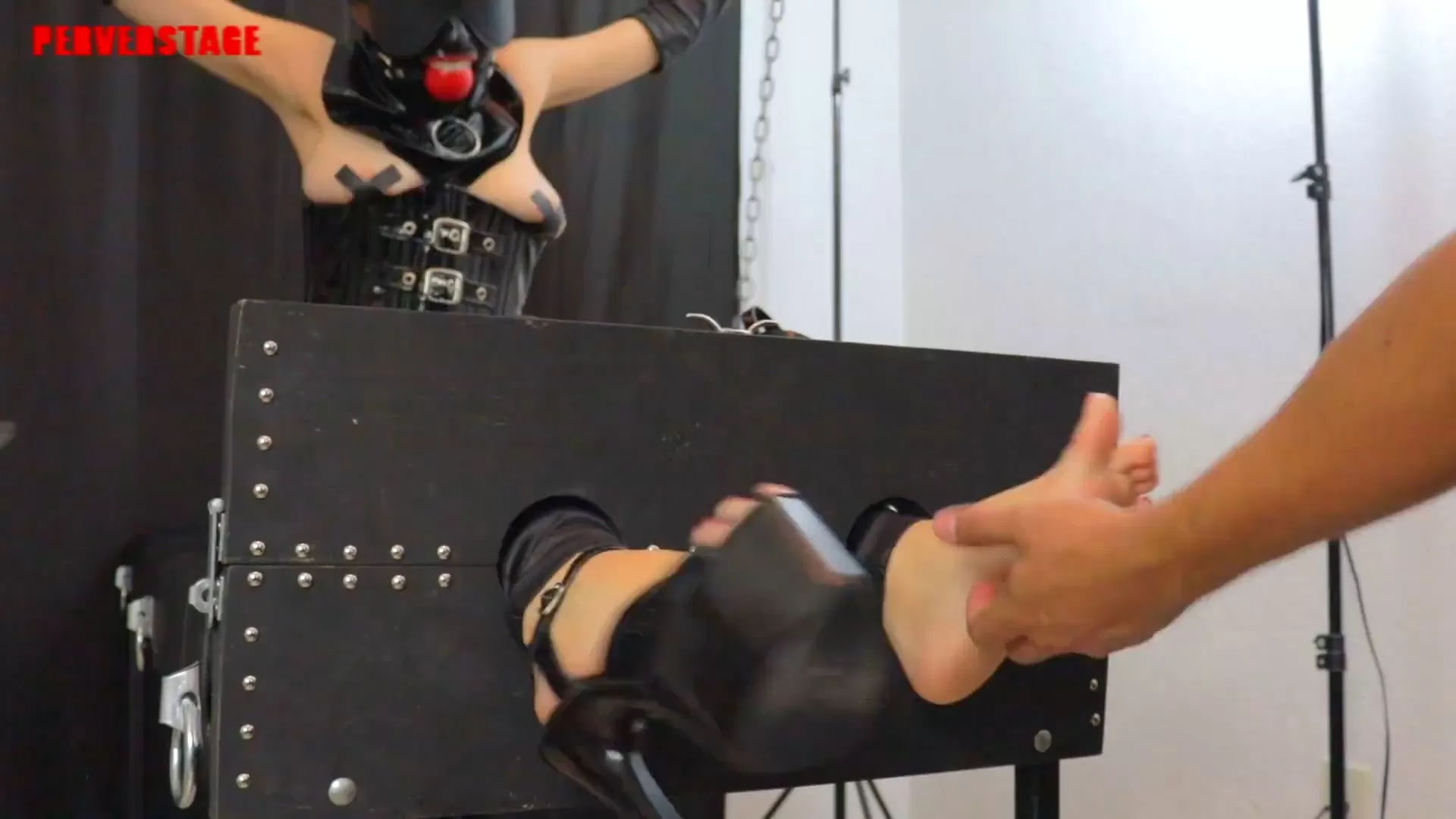 Perverstage – Tickle Slave.mp4_snapshot_00.55.289.webp