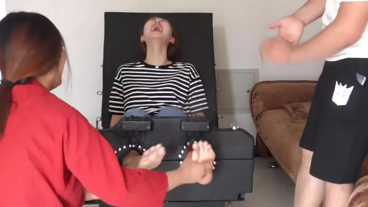 熊大原创 斑马服MM超怕痒_9_7.webp