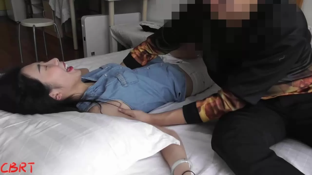 CBRT - Dina - First Upperbody Tickling_25_1.webp