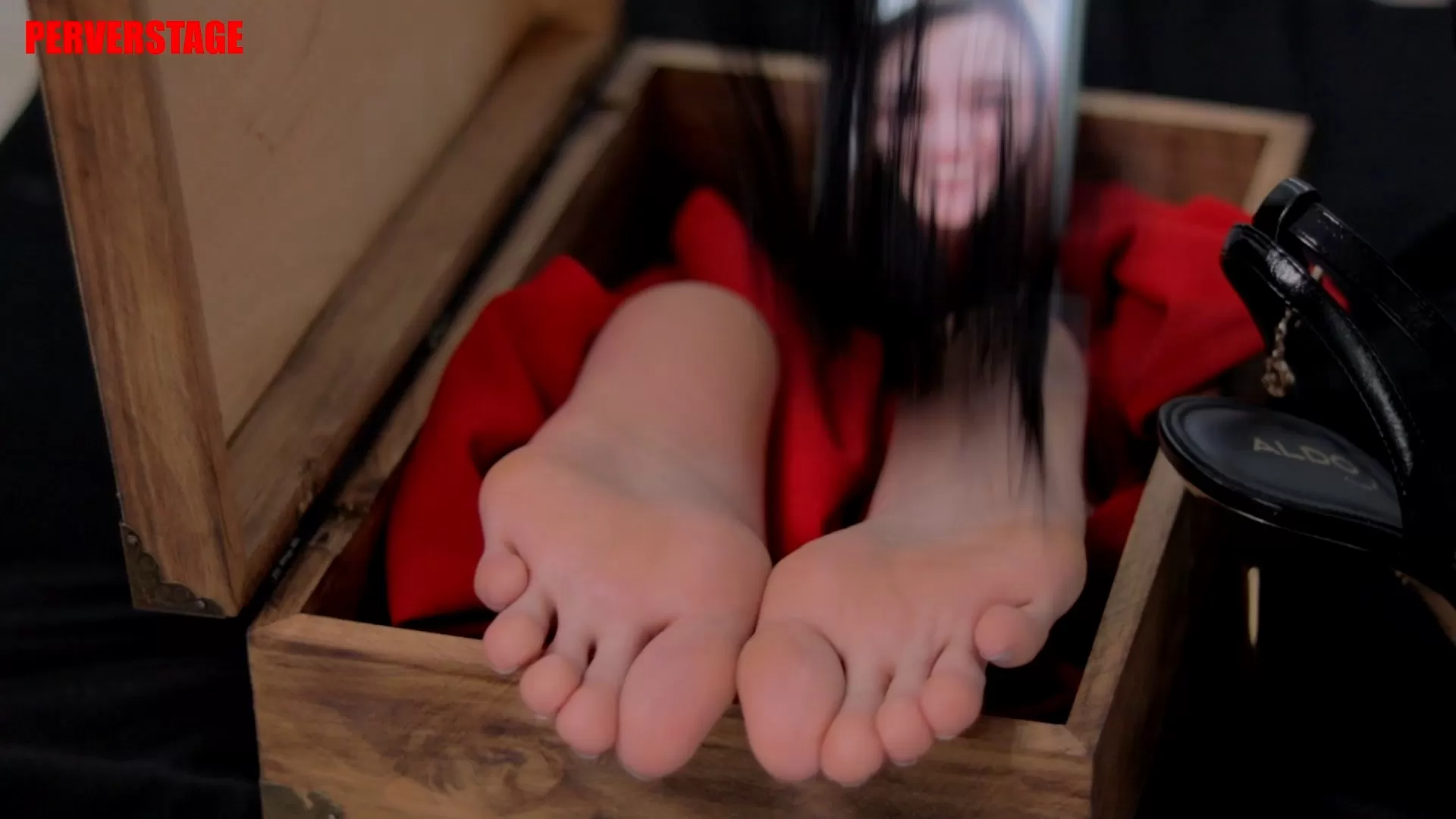 Perverstage – Melissa’s feet in the Magic Box (Custom).mp4_snapshot_12.30.783.webp