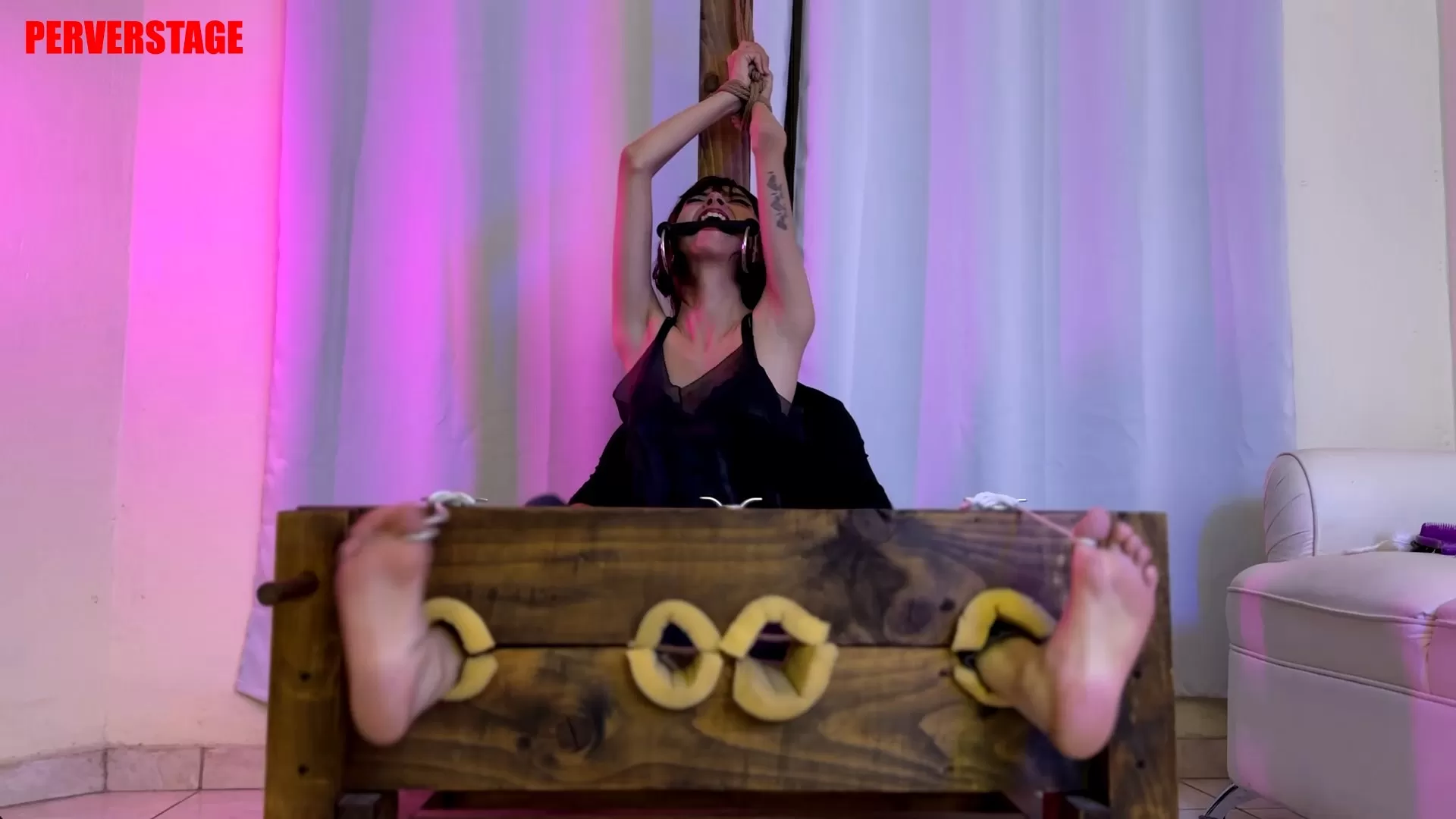 Perverstage – Poor Jasmine’s feet (Custom).mp4_snapshot_17.39.424.webp