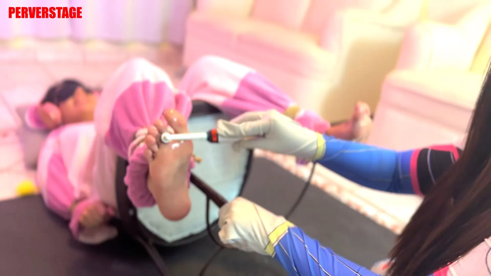 Perverstage – Tickle duel Dva vs Juri Round 1 (Custom).mp4_snapshot_17.47.766.webp