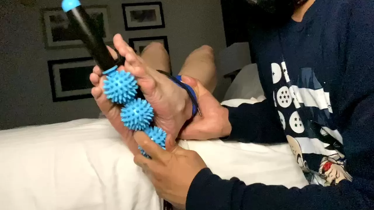 TheBKTickler – Gia love’s 5-minute challenge- feet.mp4_snapshot_04.21.000.webp