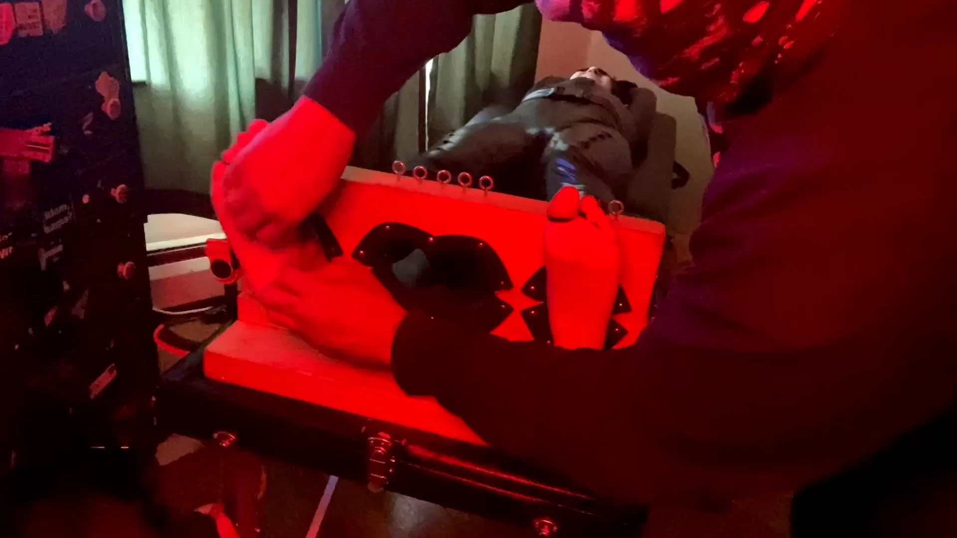 TheBKTickler – Catwoman The Ticklish Halloween – Part 1.mp4_snapshot_03.32.000.webp