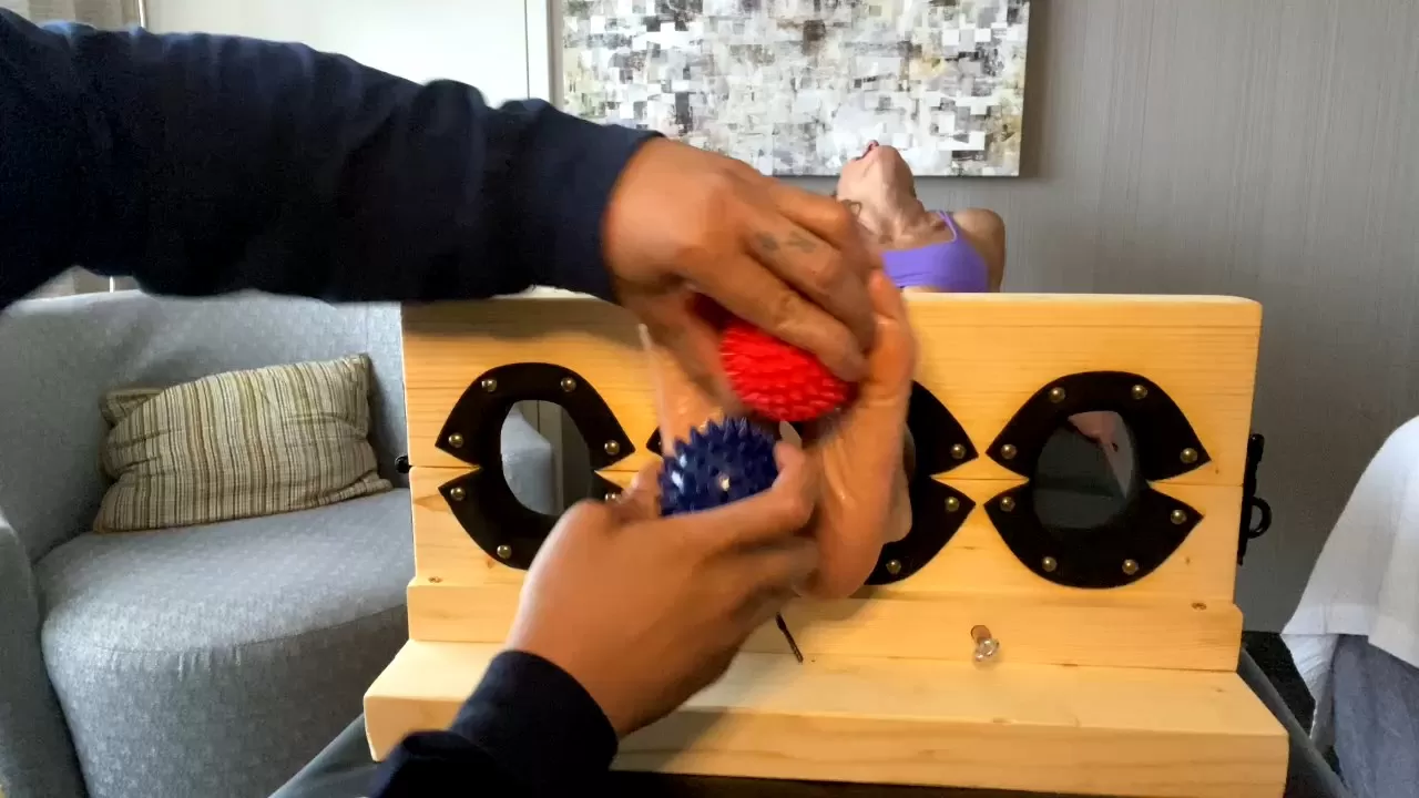 TheBKTickler – Lora’s Tickle Table Debut Lora’s Foot Stock Experience.mp4_sna.webp