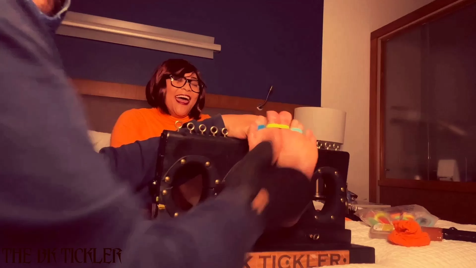 TheBKTickler – Velma’s Ticklish Dilemma.mp4_snapshot_09.34.000.webp