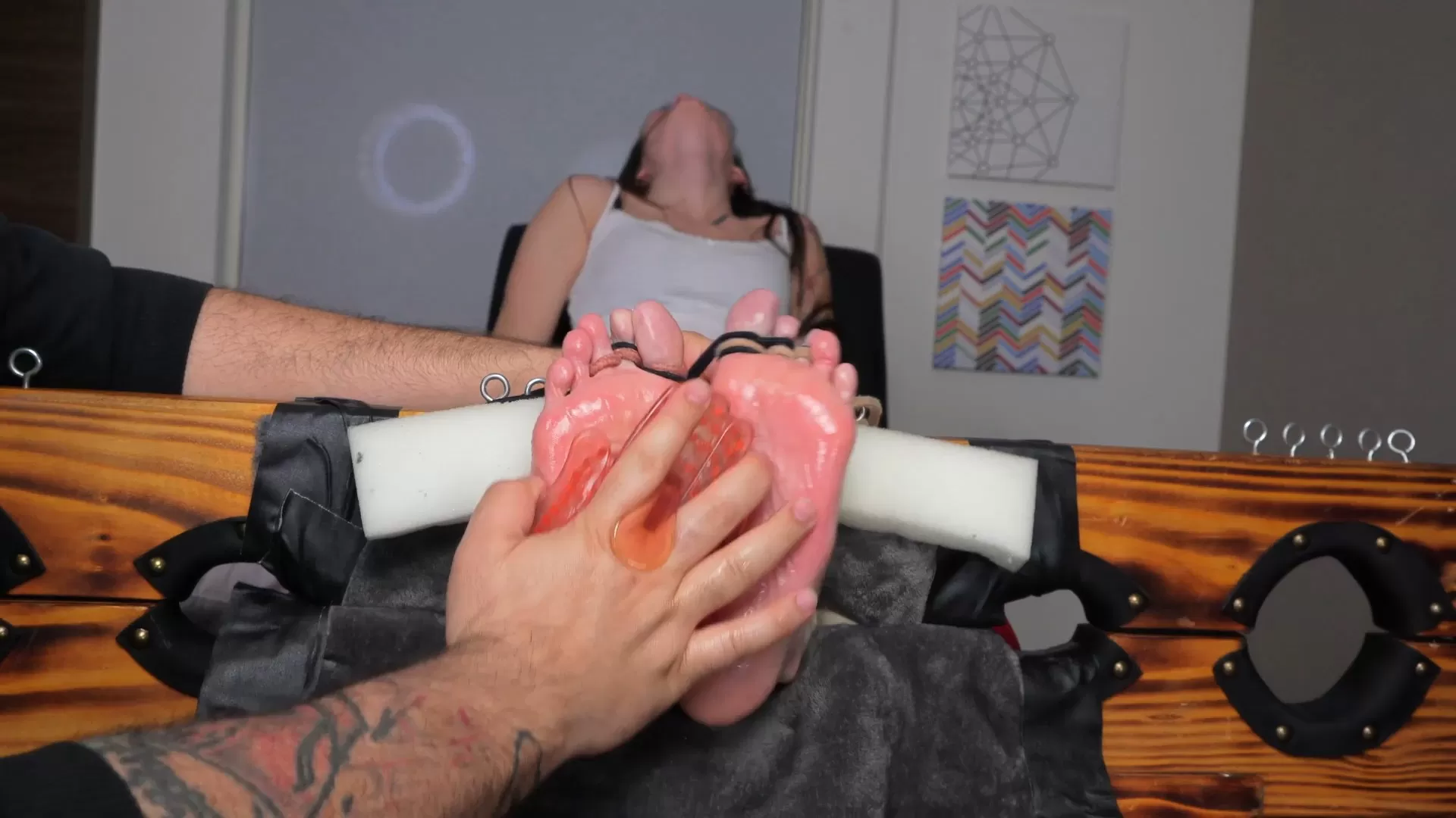 TheTickleRoom – Kay Bs Intense Foot Tickle!.mp4_snapshot_06.33.760.webp