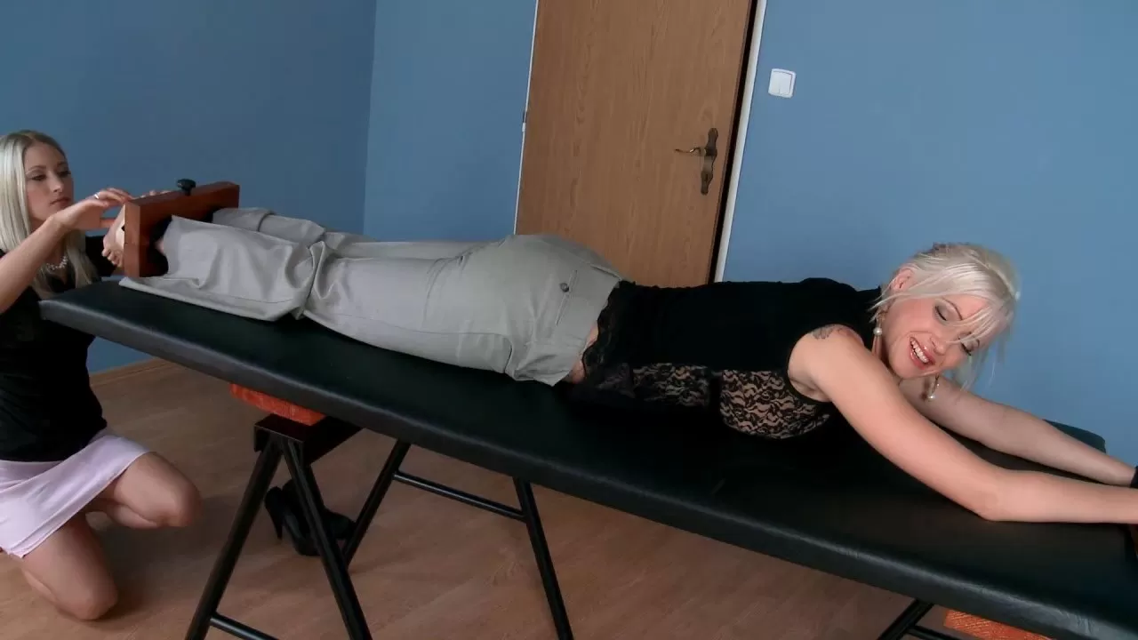 Tickling-Submission – Ticklish barefeet by secretary Jasmina .mp4_snapshot_02.13.466.webp