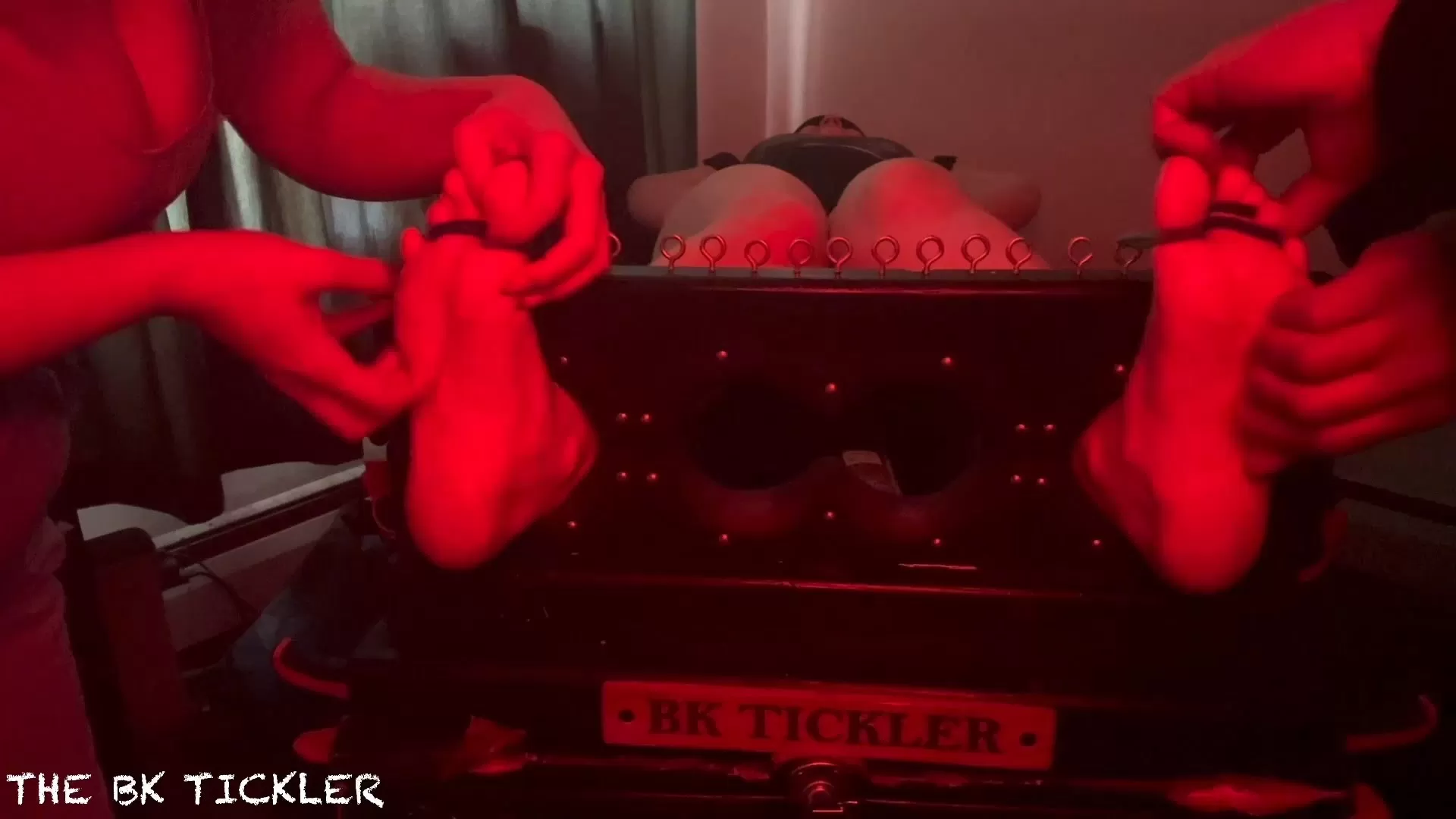 TheBKTickler – THE RED LIGHT SPECIAL FAE’S 20 MINUTES OF TICKLE HELL! – PART .webp