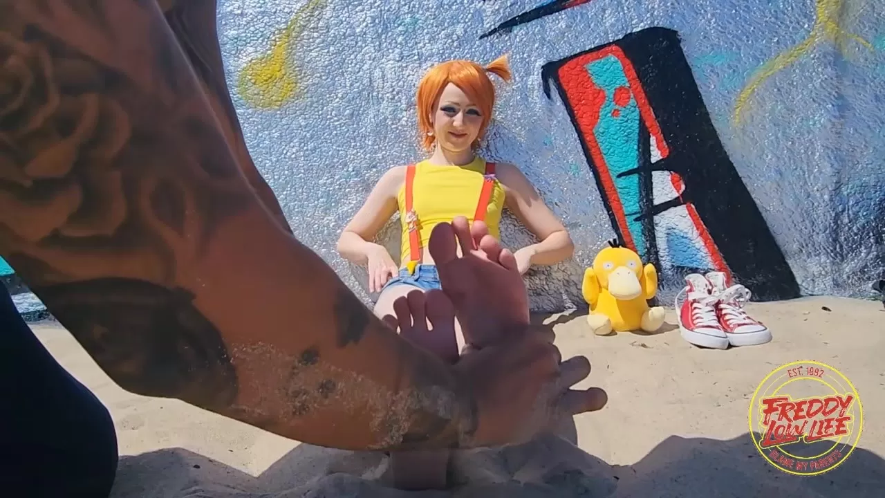 TickleTrash – Kiki The Cosplayer Has Her Feet Tickled In Public.0004 - 00-01-34.webp