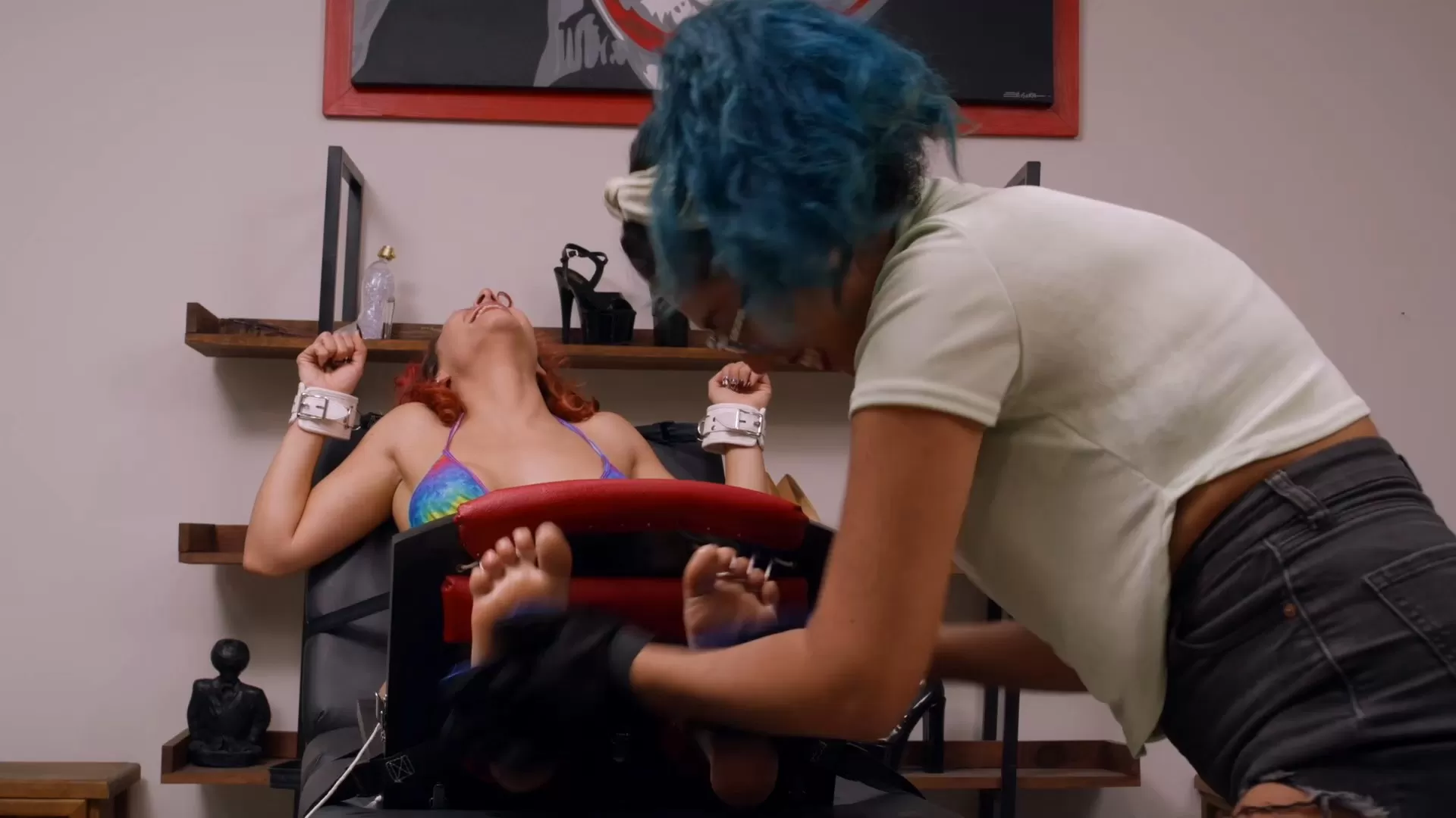 BeneathMyFeet – EXTREME TOPLESS TICKLING!!.mp4_snapshot_09.43.333.webp