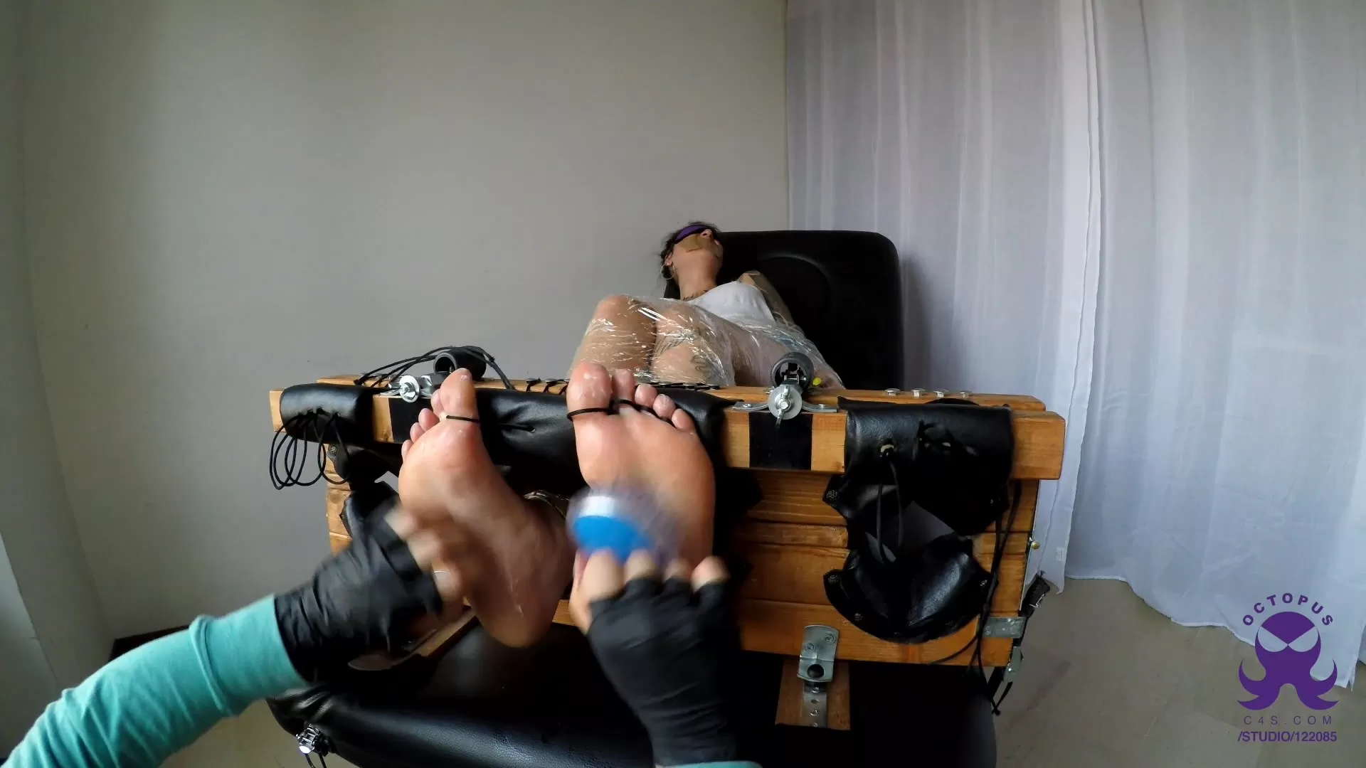 Octopus – Hyper Ticklish Martina – Blindfolded – Part 2.0002 - 00-03-17.webp