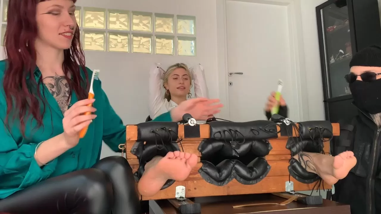 MistressAmarena – TICKLING OUR BLONDE SLAVE.0005 - 00-06-17.webp