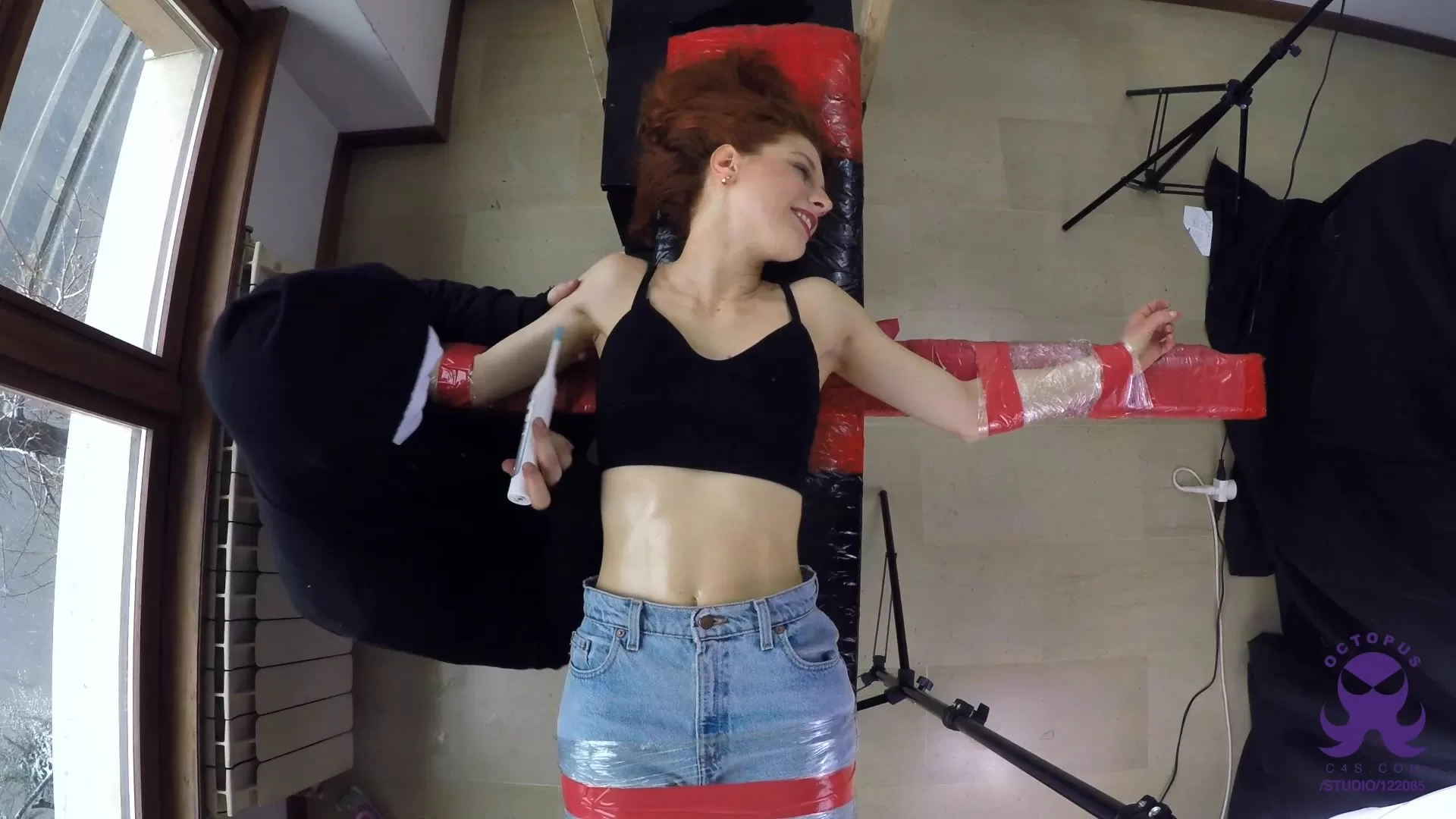 Octopus – Redhead Dancer Giulia – Cross – First Time Upperbody.0013 - 00-09-13.webp
