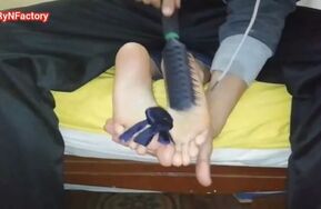 Perverstage – Beautiful Feet of a Costa Rican Gammer Again