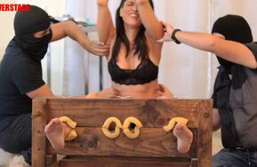 Perverstage   Military girl s feet are punished on the stock (Custom)