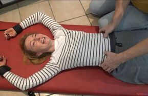 【在线播】TicklishIntentions – Katharina – Interview and tickle-test