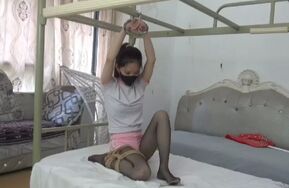 【水灵】黑丝运动服 铁架床镣铐挑战