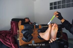 OctopusTickling  Pam tickling session  feet