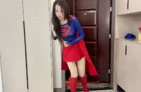 【比尔】熟睡的女超人 被路过色批男